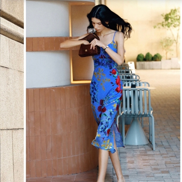 Commense Dresses & Skirts - Commense Vibrant Blue Floral Midi Dress